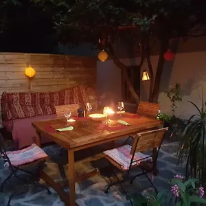 Vakantiehuis Maison Atypique Au Pied Du Chateau, Montélimar